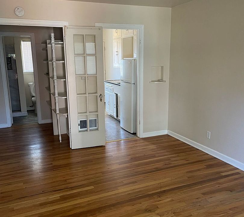 2nd image of 550 S Wells Ave APT 8