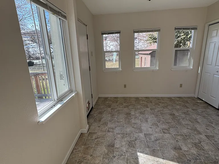 574 Conger Ave — Photo 5