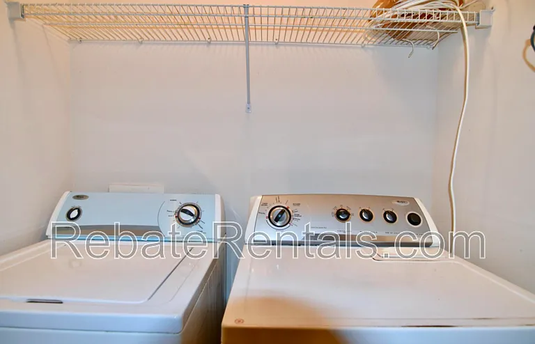 2379 Sunset Bluff Dr — Photo 6