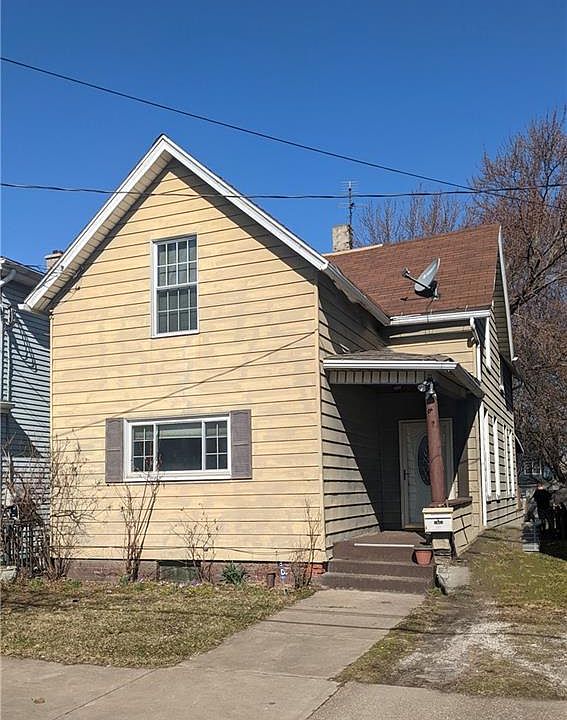 1st image of 1042 W 11th St