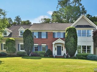 26 Ada Pl, Allendale, NJ 07401