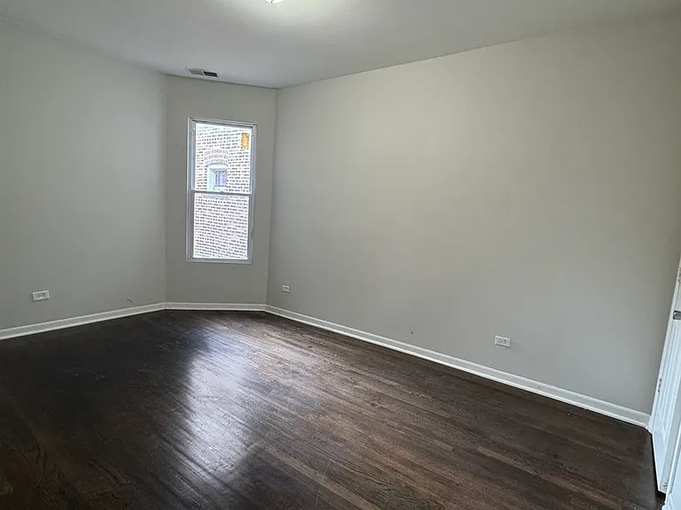 6130 S Rhodes Ave #2 — Photo 6