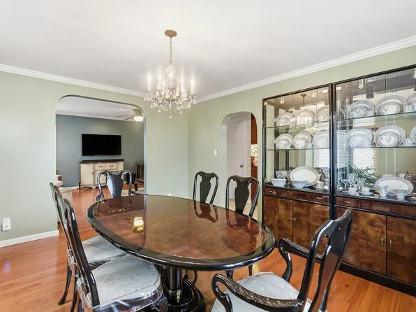 160-36 99th Street image 8 of 31