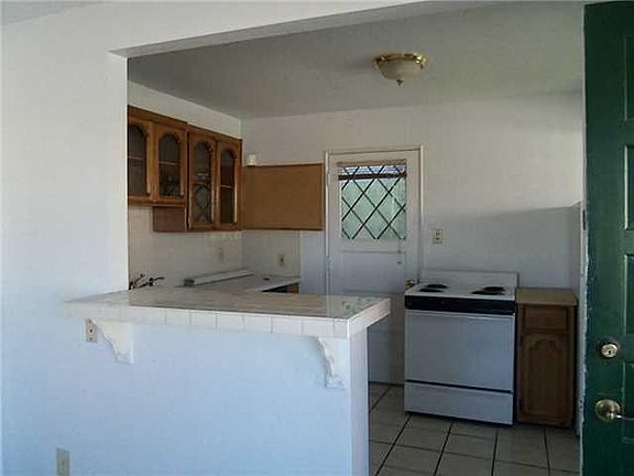 3rd image of 2008 Murchison Dr
