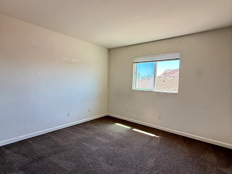 1372 Derby Ct — Photo 21
