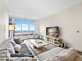 15 Morris Ave