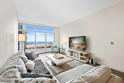 15 Morris Ave #416 Photo 1