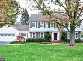 9712 Spring Ridge Ln, Vienna, VA 22182