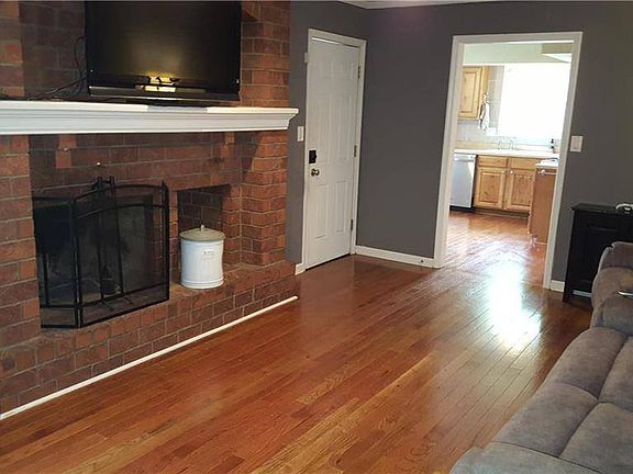 4th image of 2537 N 73rd Pl