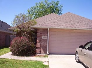 3005 Huntington Ct, Waxahachie, TX 75165