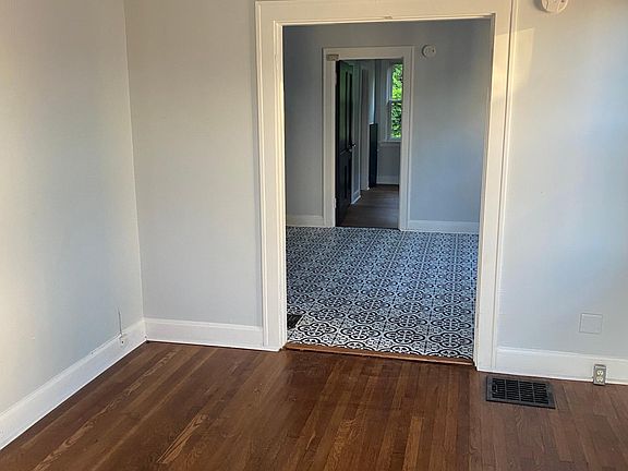 3rd image of 2027 Fairfax Ave #1