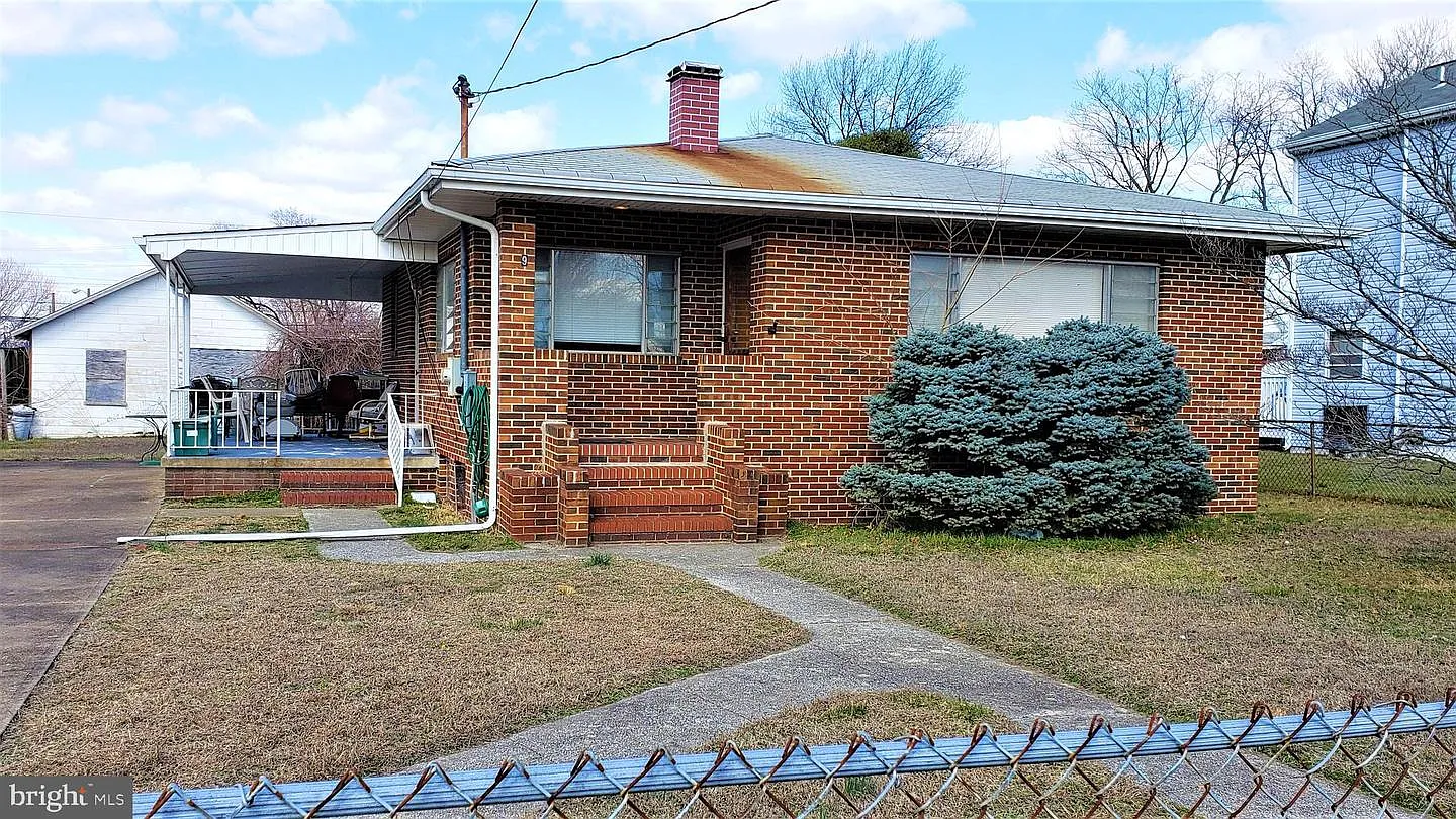9 Queen Anne Rd photo 1