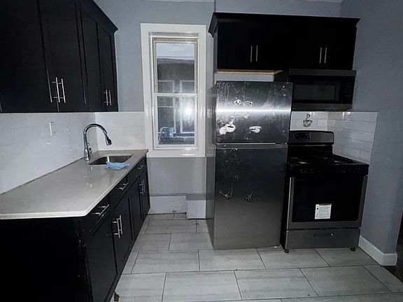 3rd image of 548 Avenue C #1A