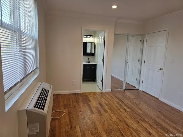 3641 169th Street #2F, Flushing, NY 11358