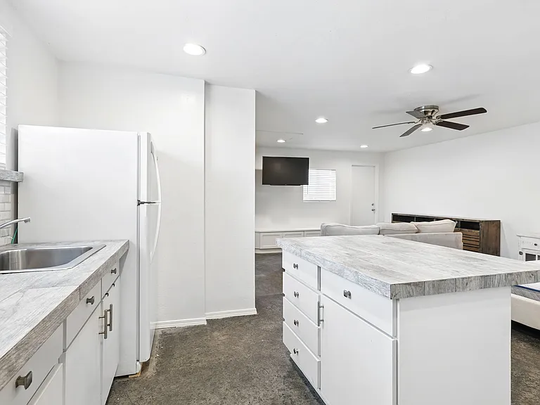 835 Dewitt Ave #B — Photo 5