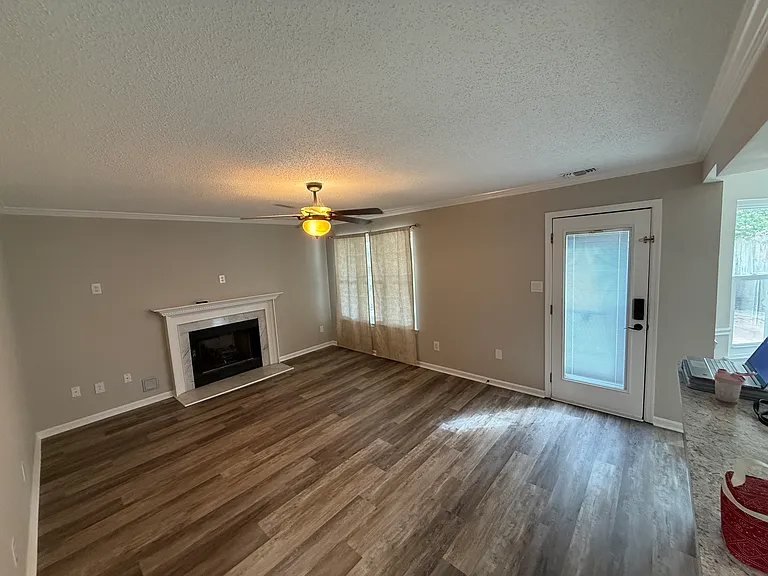 3176 Amador Dr — Photo 6