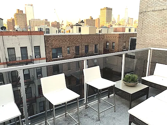 Rented by REAL New York | media 49