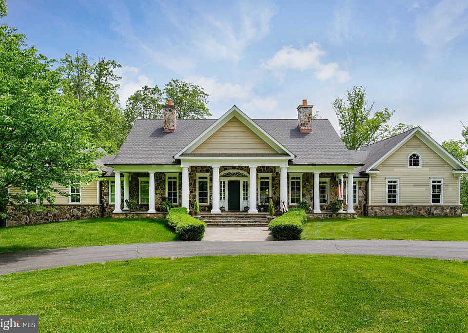 1st image of 41430 Fox Creek Ln
