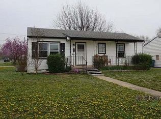 910 Bell Dr, Midwest City, OK 73110