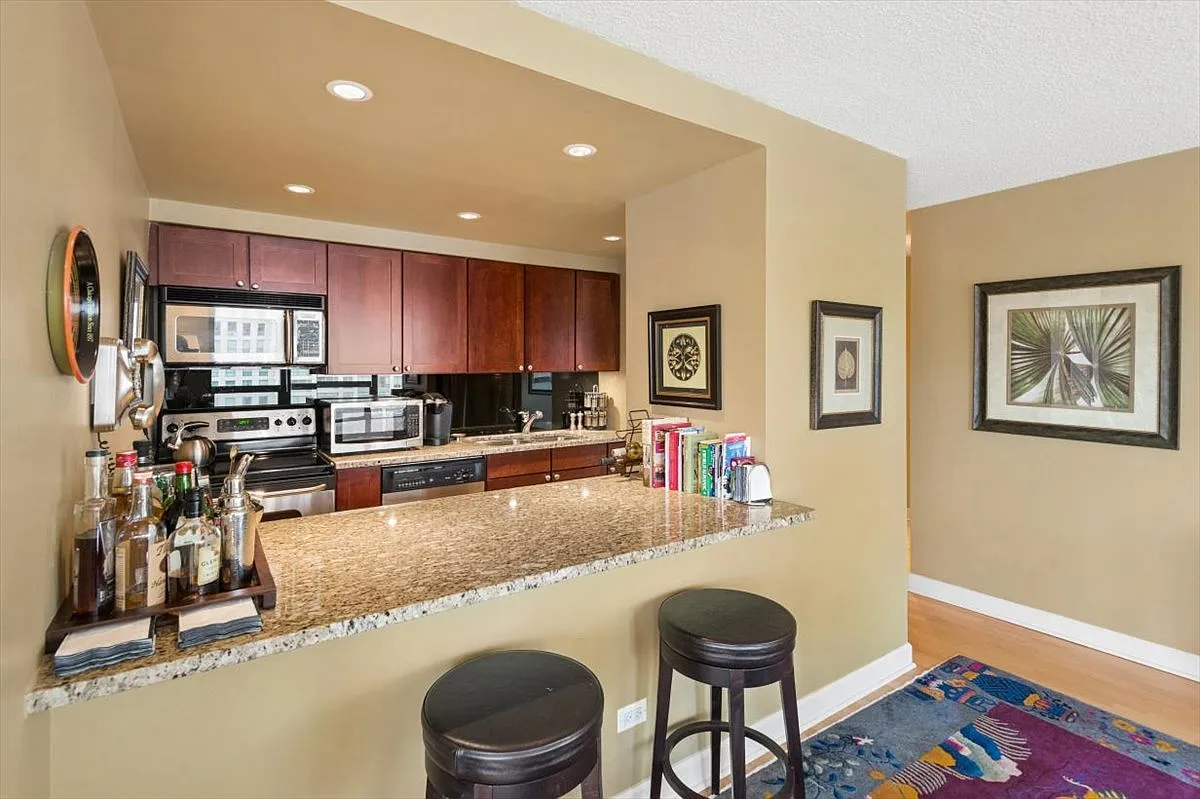 2 bed, $4,400 — Photo 4