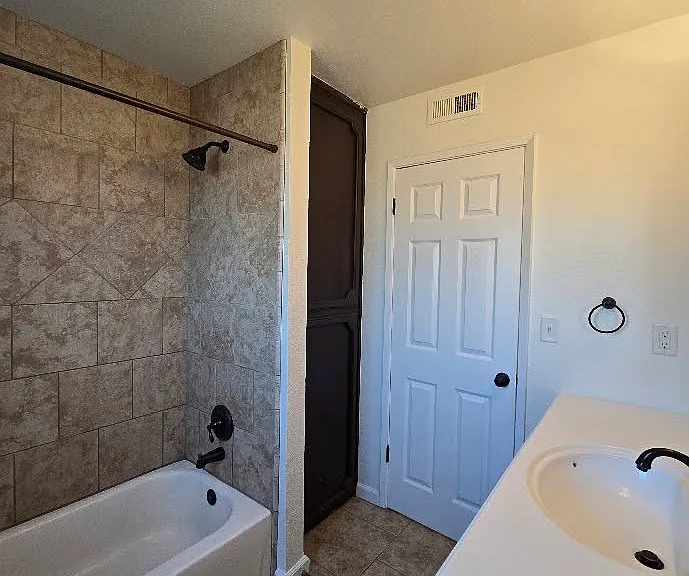3012 E Los Altos Ave — Photo 22
