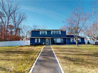 24 Henearly Dr, Miller Place, NY 11764