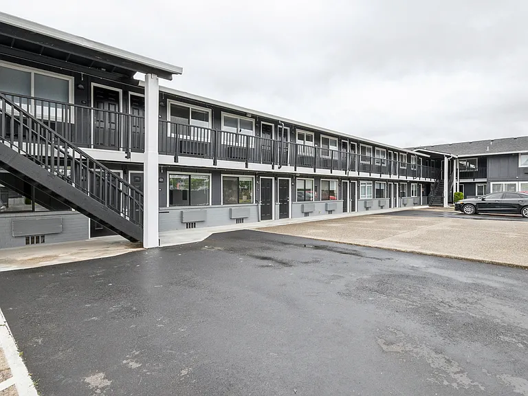 Cascade Ridge Apartments — Photo 20