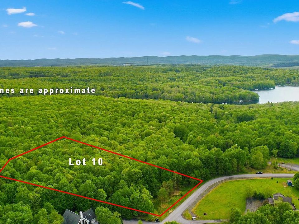 1st image of 10 Woodlands Hill Ln