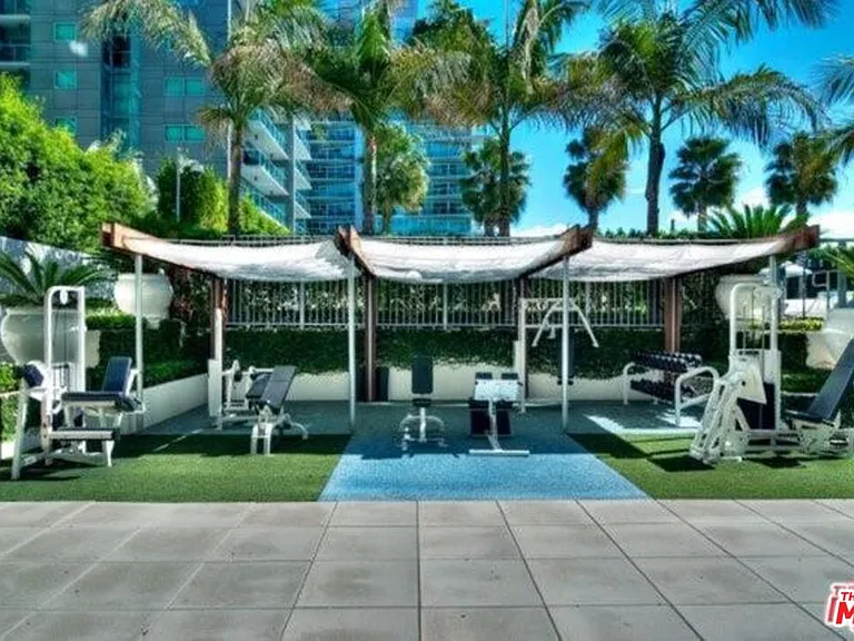 13700 Marina Pointe Dr #1114 — Photo 23