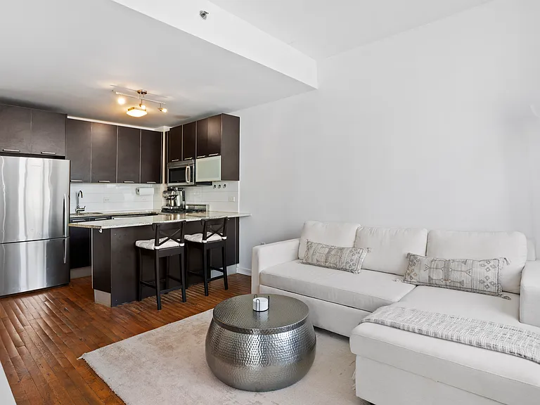 502 9th Ave #9D — Photo 1