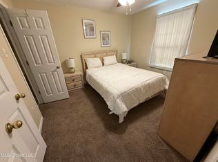 5080 Gautier Vancleave Rd APT C1, Gautier, MS 39553