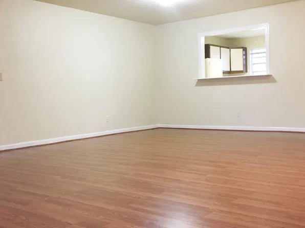 214 Pheasant Run Dr, Blacksburg, VA 24060