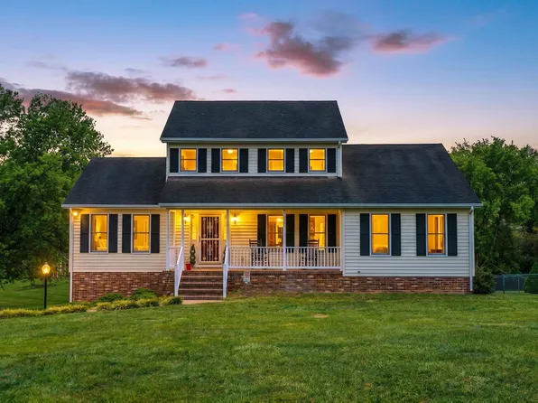 212 Windermere Dr, Waynesboro, VA 22980