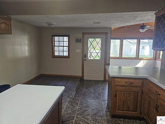 4th image of 316 W 2nd St