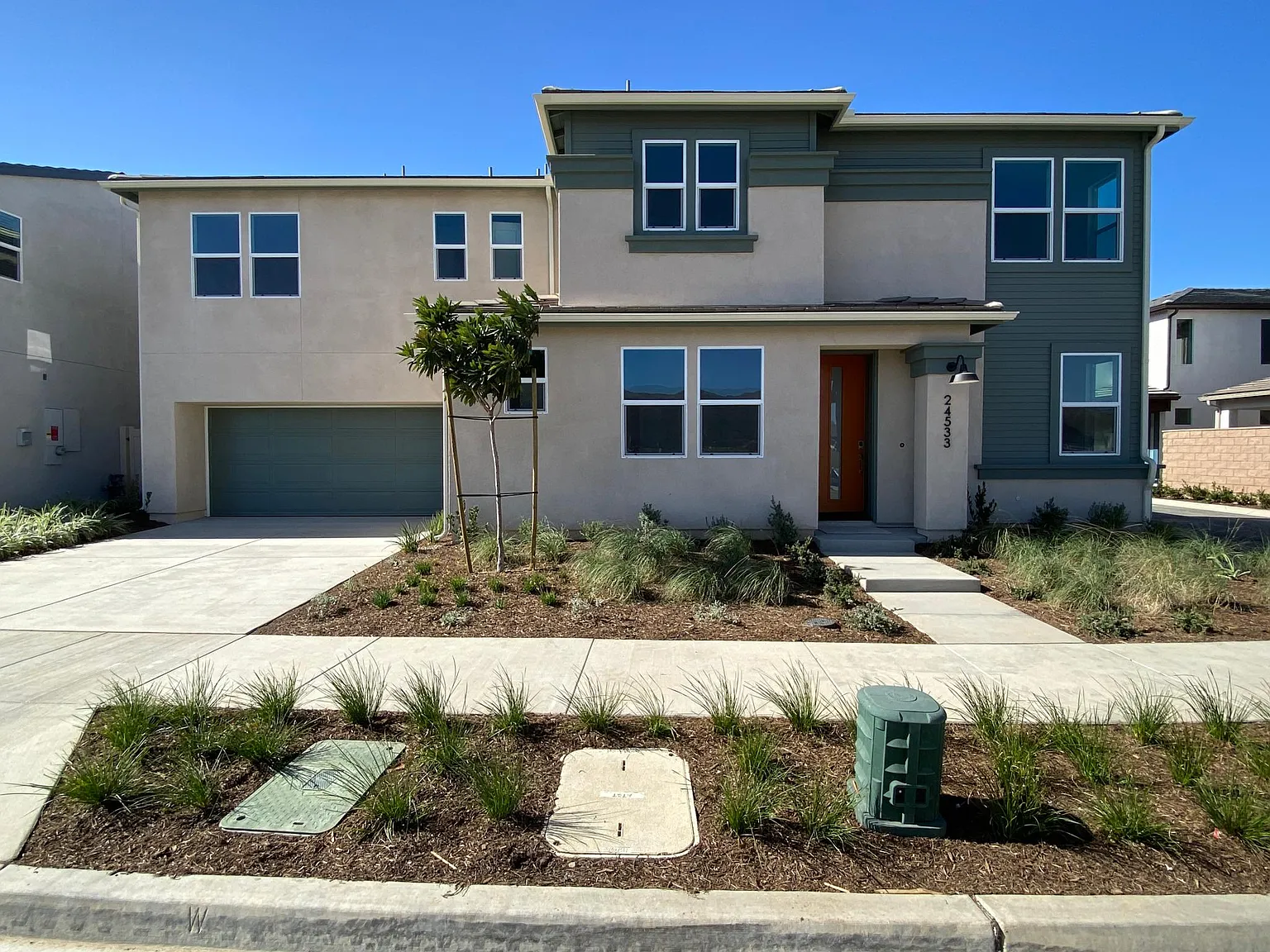 4 bed, 2116 sqft, $3,400 — Photo 2