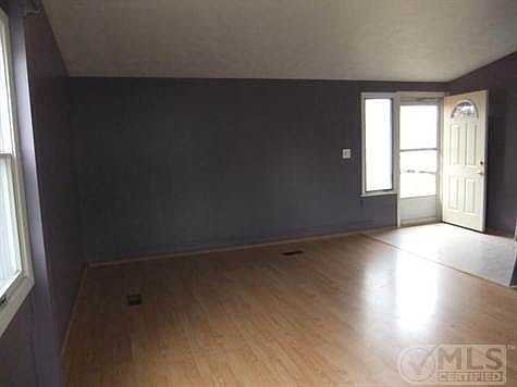 5th image of 114 Constellation St