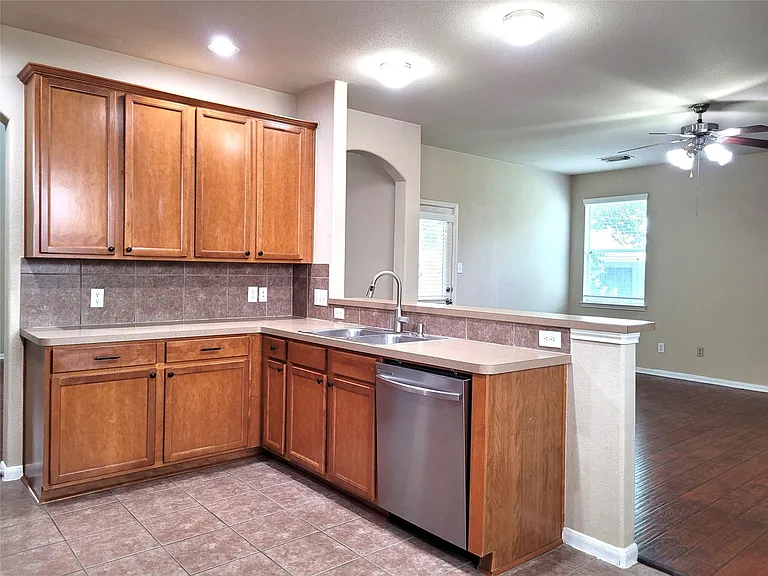 26319 Longview Creek Dr — Photo 13