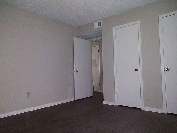 2nd image of 518 E Cypress St #2
