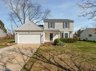 44640 Yorkshire Dr, Novi, MI