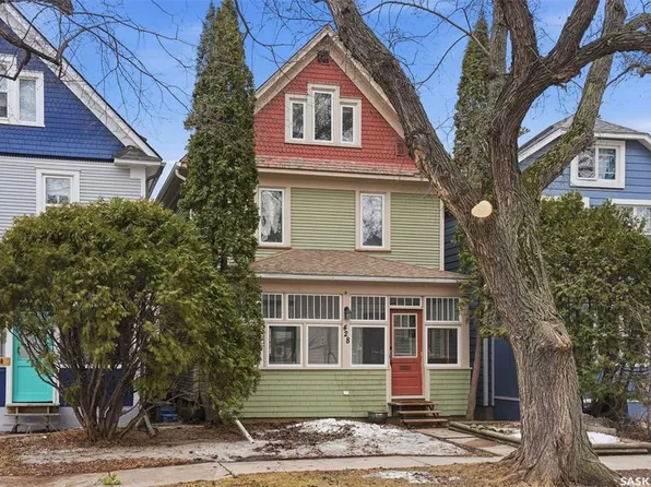 428 6th STREET E, Saskatoon, SK S7H 1B8