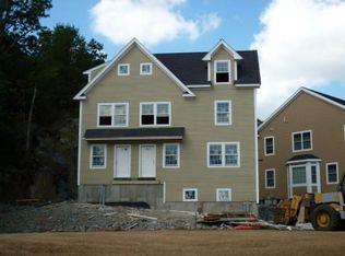 2 Gates Ln, Wakefield, MA 01880