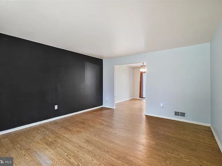 15957 Alameda Dr — Photo 6