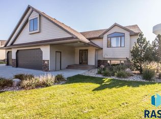 7624 S Courtyard Cir, Sioux Falls, SD 57108