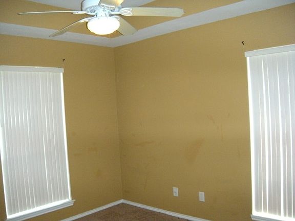 3rd image of 1215 34th St NE