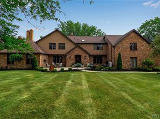 393 Glengrove Dr, Youngstown, NY 14174