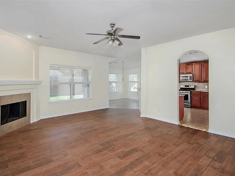 405 Magnolia Estates Dr — Photo 8