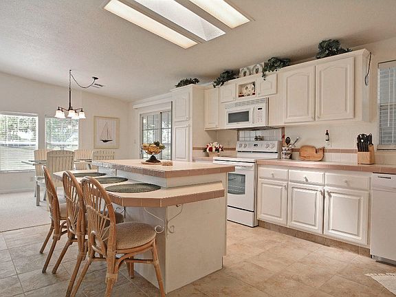 3rd image of 7857 Meadowlark Ln