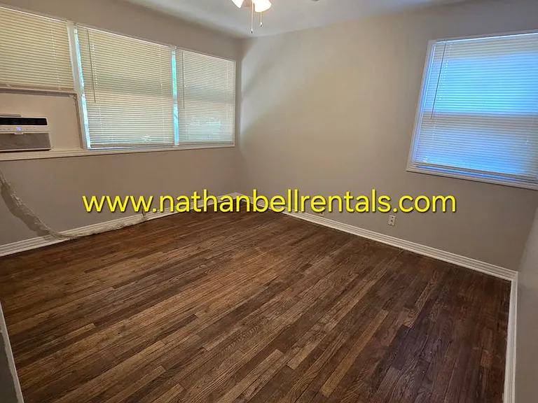 683 25th St SE — Photo 5