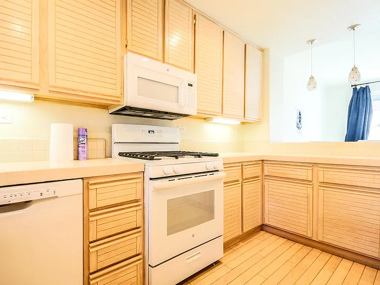 440 Navaro Pl #116 — Photo 10