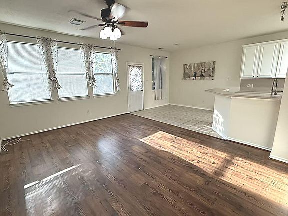 3rd image of 6135 Morningshire Ln